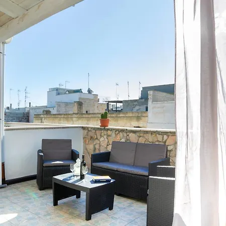 Casa Rella Con Terrazzo